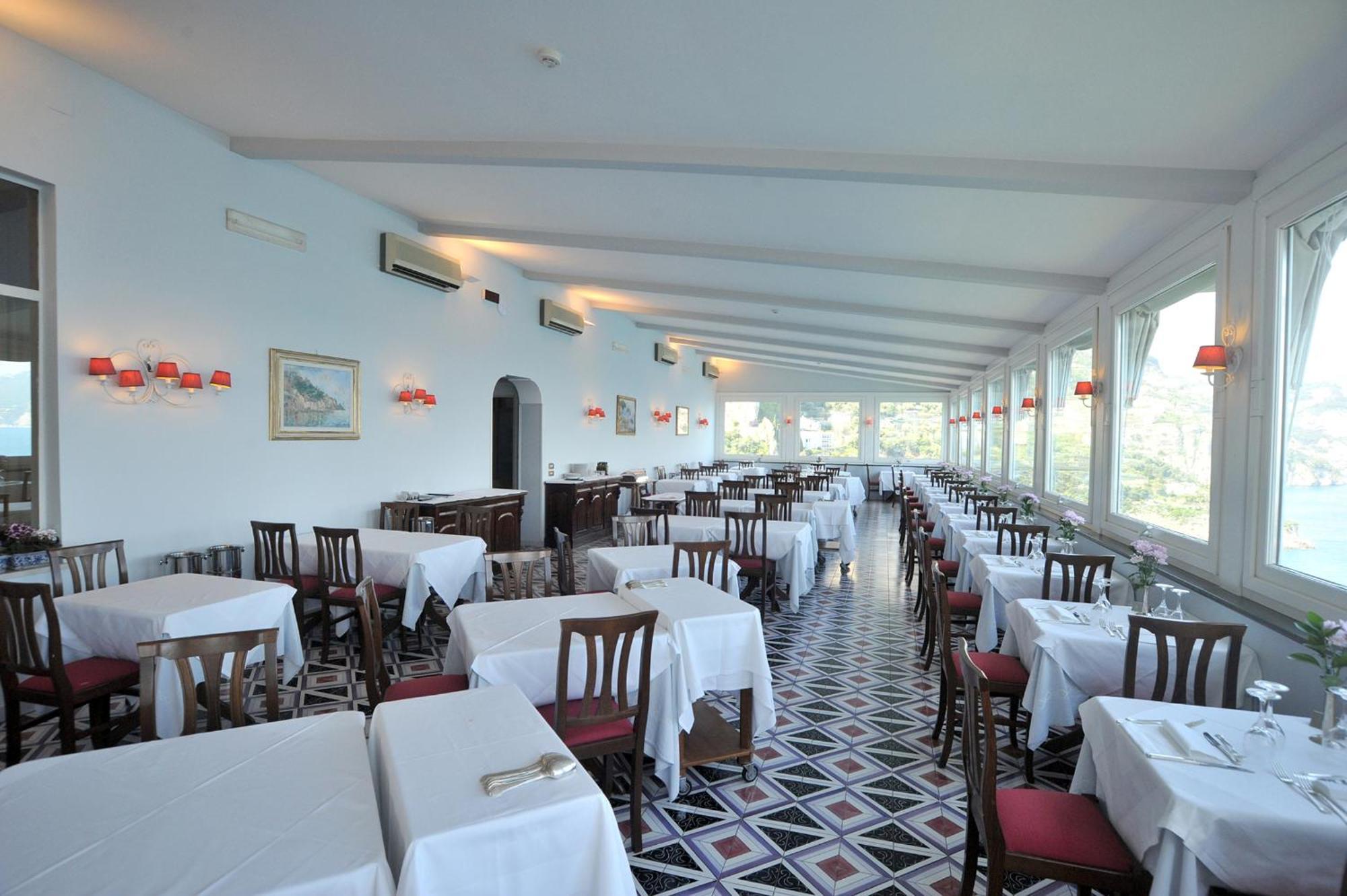 Hotel Belvedere Конка-дей-Марині Екстер'єр фото