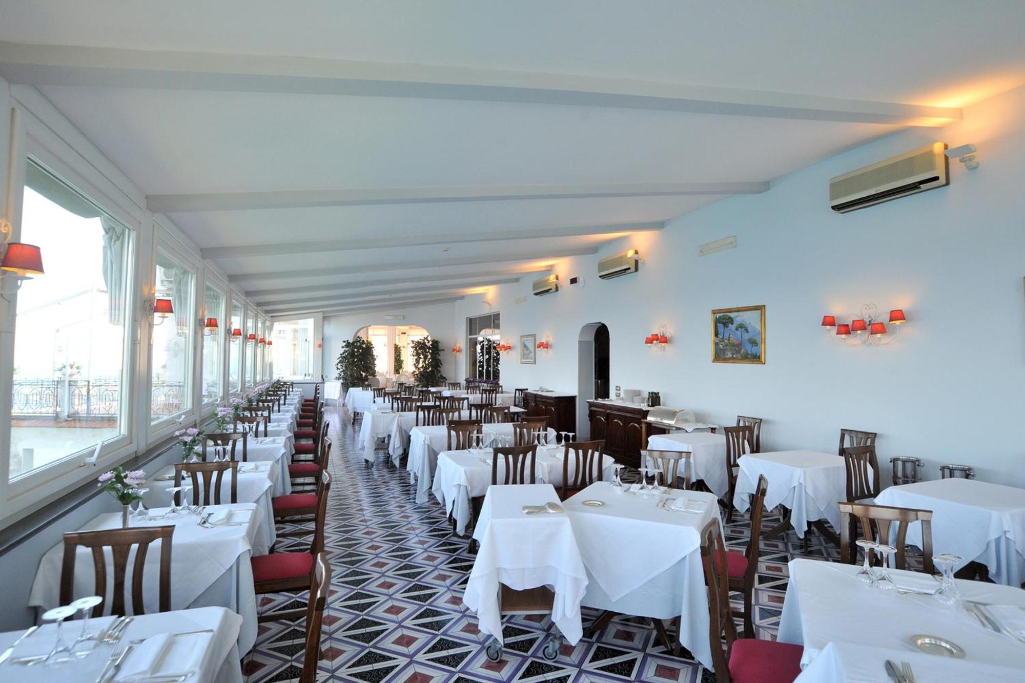 Hotel Belvedere Конка-дей-Марині Екстер'єр фото