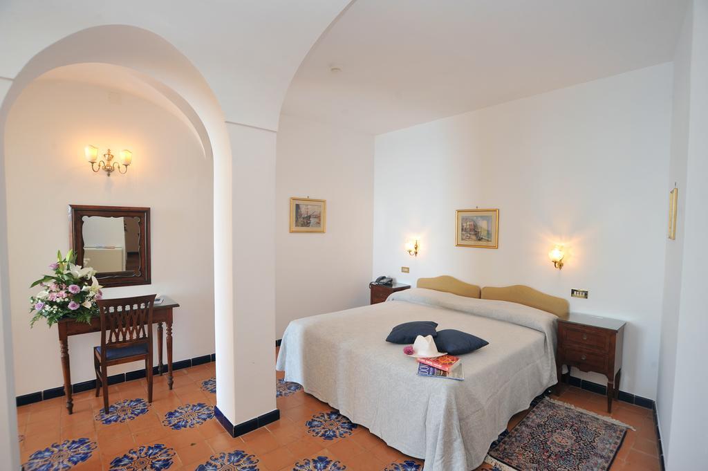 Hotel Belvedere Конка-дей-Марині Екстер'єр фото