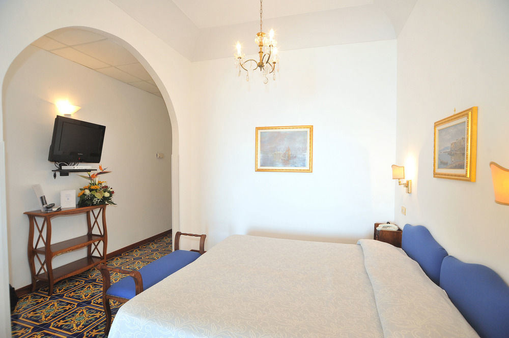 Hotel Belvedere Конка-дей-Марині Екстер'єр фото